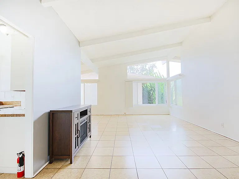 5542 Fernhill Cir — Photo 5