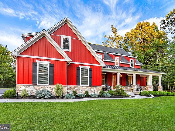 4th image of 3 Red Oak Ln