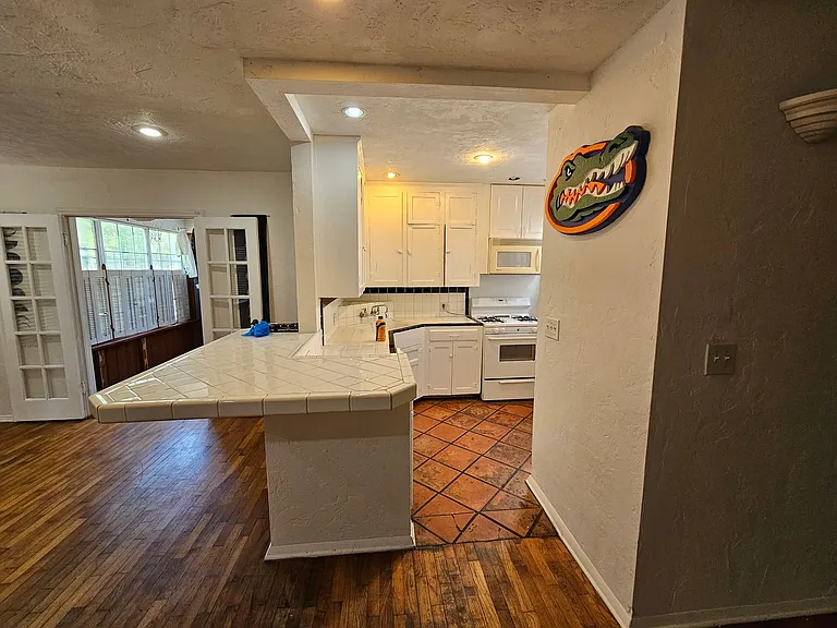 1822 NW 6th Ave — Photo 8