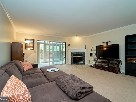 5th image of 6924 Fairfax Dr Unit 112