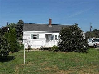 1st image of 390 Mill St