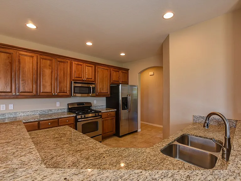 1712 Claire St — Photo 11