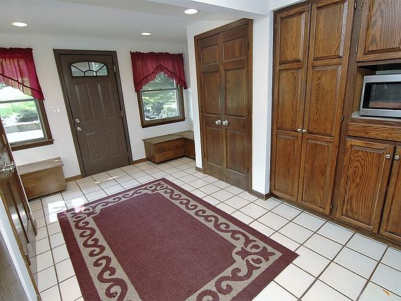 5th image of 865 Rose Mary Hill Dr