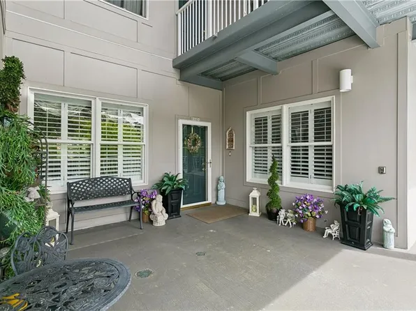 2210 William Styron Sq S, Newport News, VA 23606