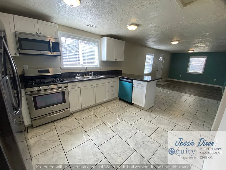 4030 S Madison Ave — Photo 11
