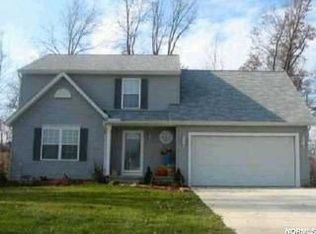 8044 Oak Tree Dr, Lorain, OH 44053