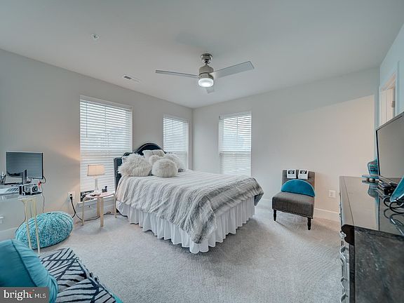 4th image of 11426 Saint Luke Dr