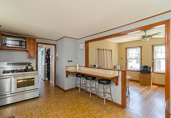 4th image of 33 Westglow St