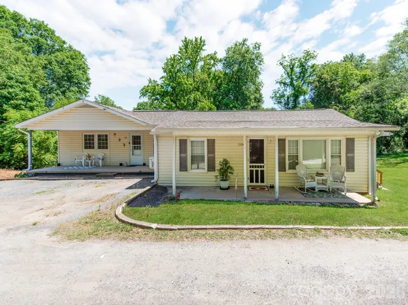 102 Lanier St, Mount Holly, NC 28120