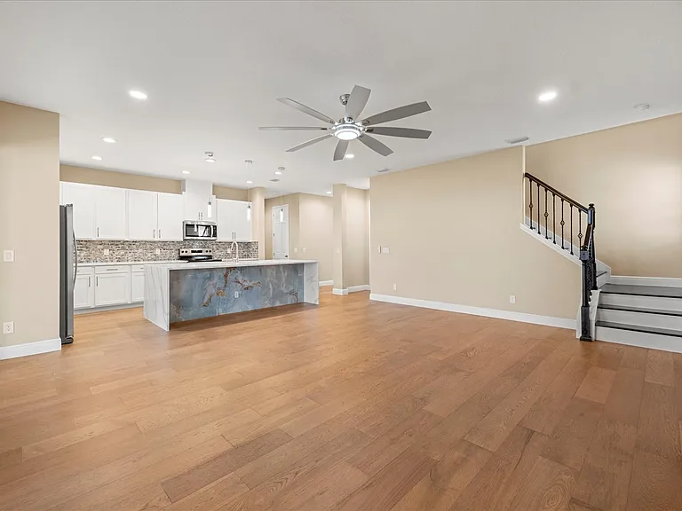 2049 Heart Lake Dr — Photo 7