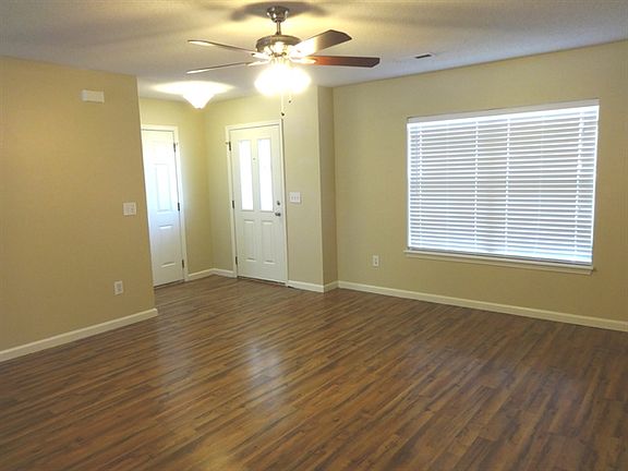 3rd image of 5105 Ballantine Dr