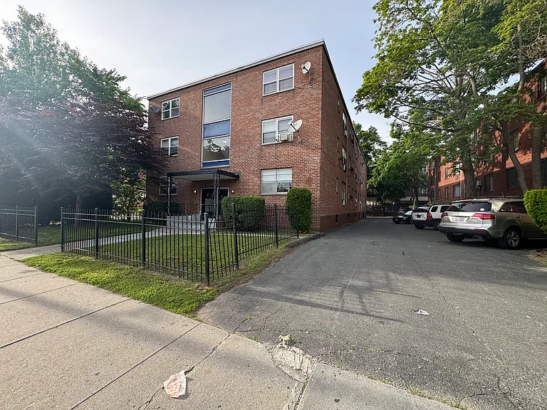 18 Niles St #C2 — Photo 6