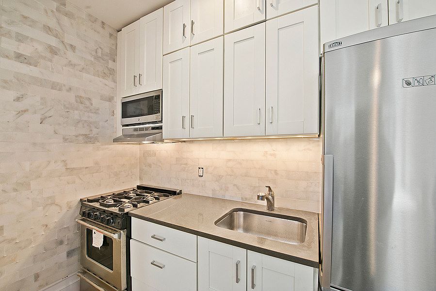 2nd image of 415 W 57th St APT 2B