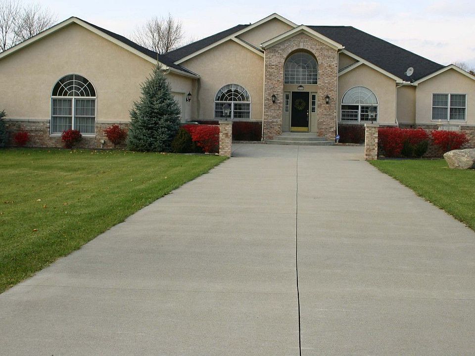 Welcome to 290 Edenderry Ln.