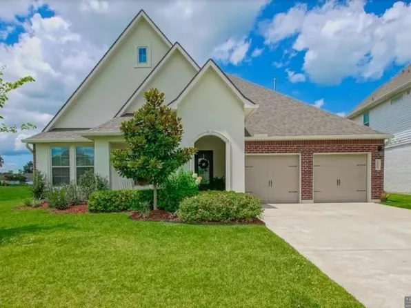 58910 April Ln, Plaquemine, LA 70764