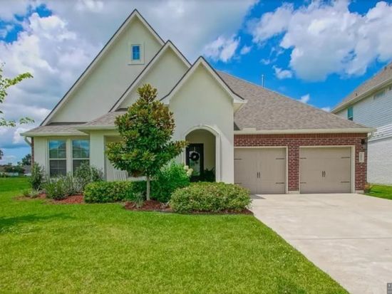 58910 April Ln, Plaquemine, LA 70764