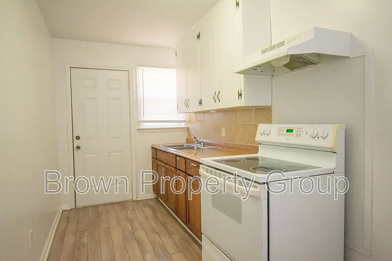 Building Photo - 714 Eva Cir
