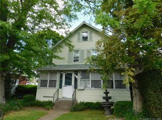17 Flora St, Milford, CT 06460