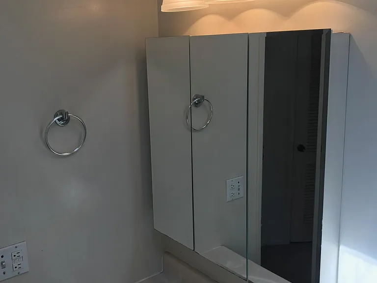 130 Toledo St — Photo 10