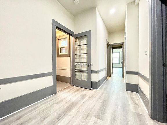 3rd image of 4754 Mission St #4756