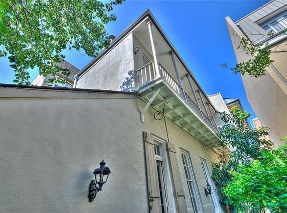 2nd image of 410 Dauphine St #F6