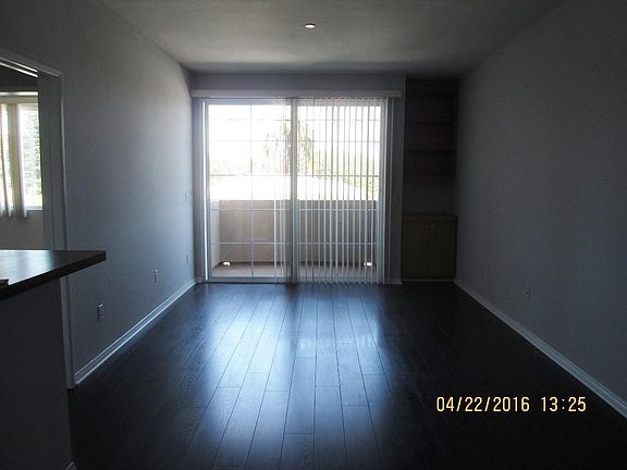3rd image of 2810 S Sepulveda Blvd APT 203