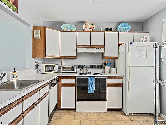 4th image of 6 Tonkin Ct #48