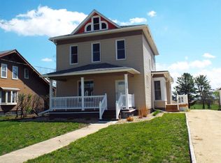 416 Commercial St, Strawberry Pt, IA 52076