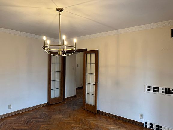 5th image of 2552 Madison Rd APT 41