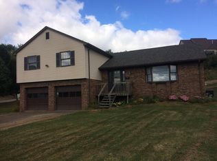 651 Gladden Rd, Canonsburg, PA 15317
