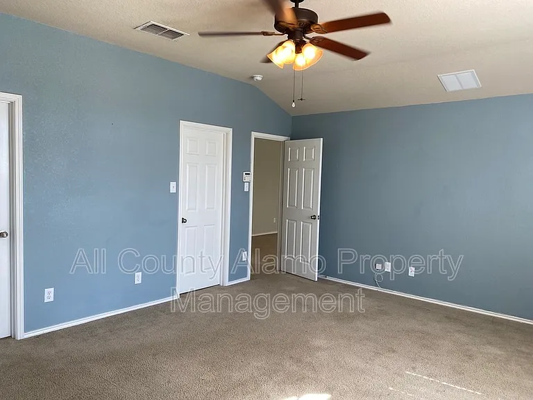156 Katherine Way — Photo 10