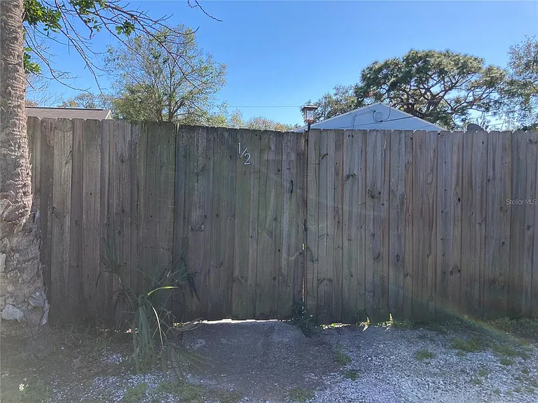 5609 1/2 Tangerine Ave — Photo 3