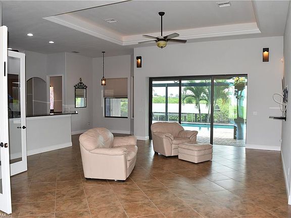 4th image of 1237 NW 33rd Ave