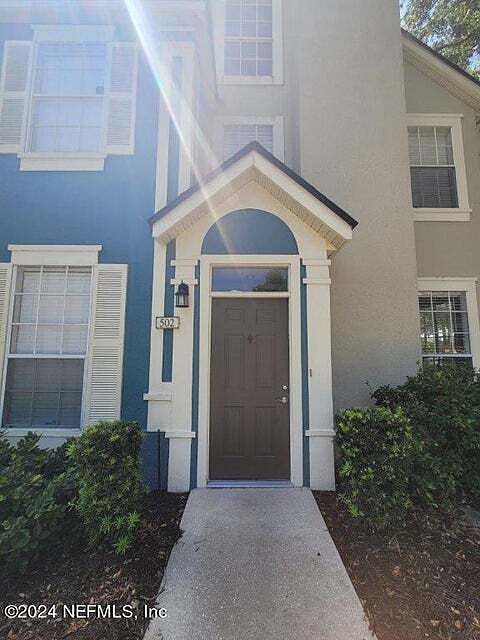1st image of 13700 Richmond Park Dr N APT 502