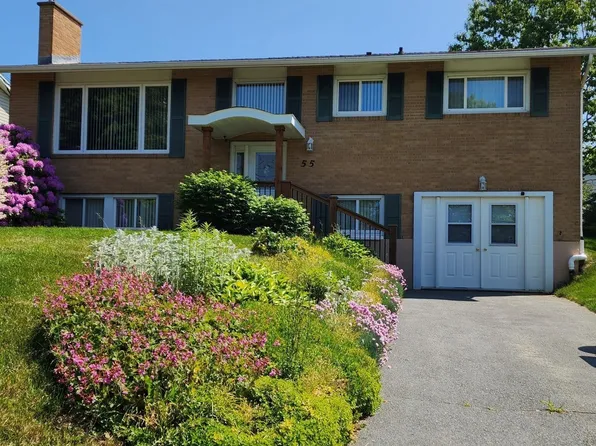 55 Oakmount Dr, Bedford, NS B4A 2W1