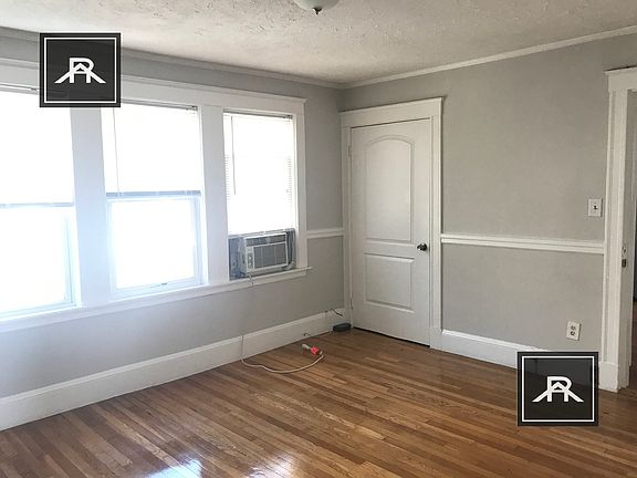 5th image of 33 Fox St #3