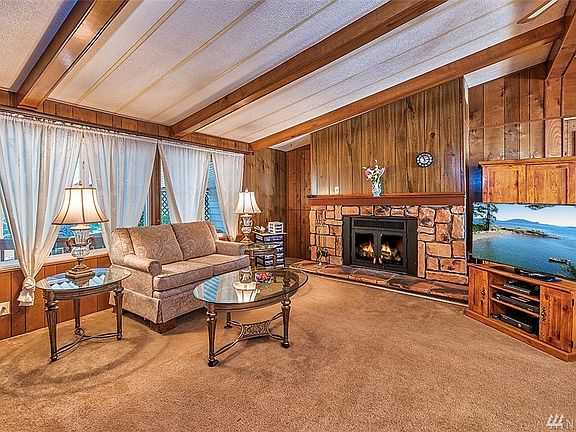 Living Room with Fireplace