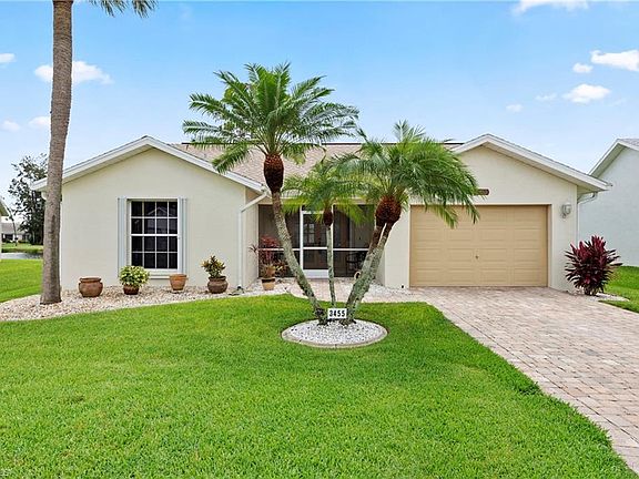 2nd image of 3455 Clubview Dr
