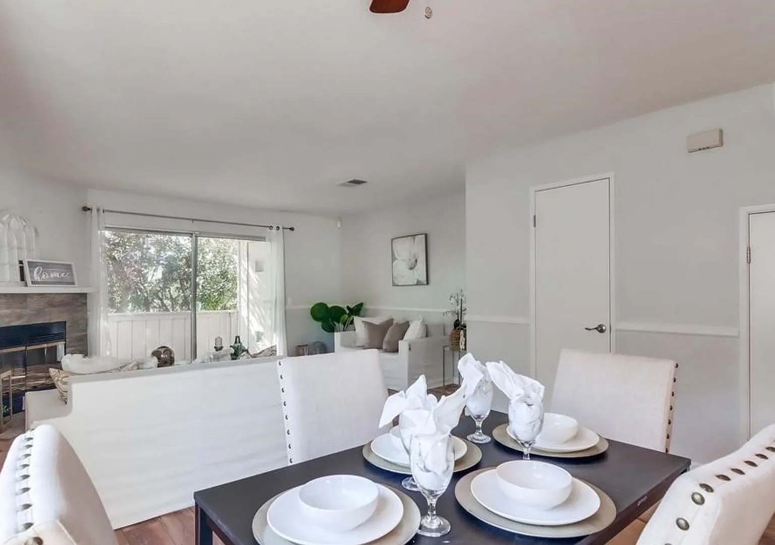 Spacious 2 Bedroom, 2.5 Bath Townhome - Pet Friendly with Modern Amenities! — Photo 4