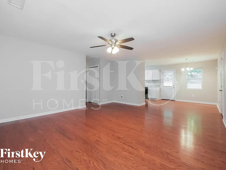 736 Rowe Rd — Photo 4