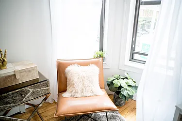 Rented by ER (DO NOT USE)