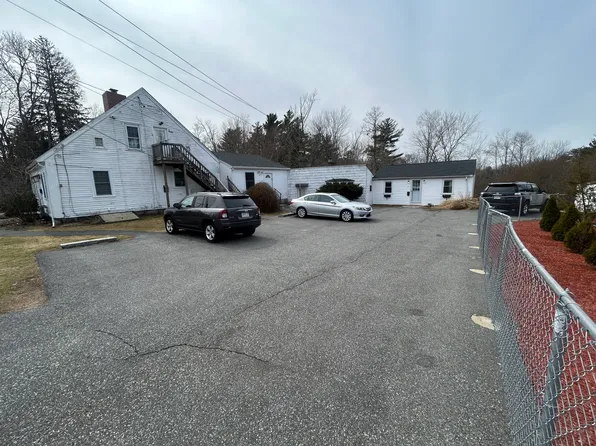 969 Plymouth St APT 5, Abington, MA 02351