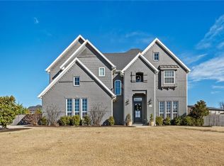 202 Torrance Dr, Cave Springs, AR 72718