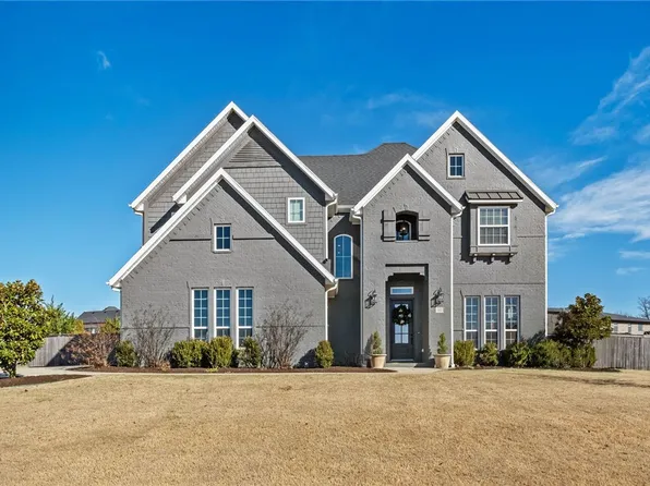 202 Torrance Dr, Cave Springs, AR 72718