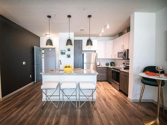 2nd image of 1900 Kilgore Prkway Pkwy #5104