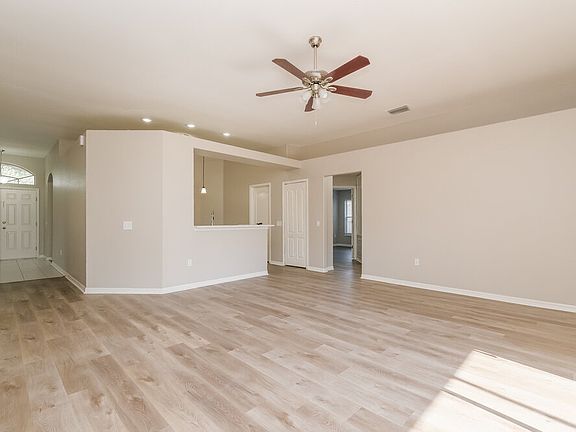 5th image of 3720 Hollow Wood Dr
