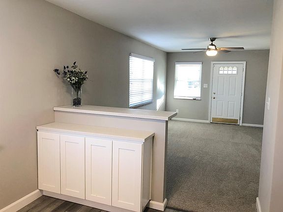5th image of 1912 Knollridge Ln