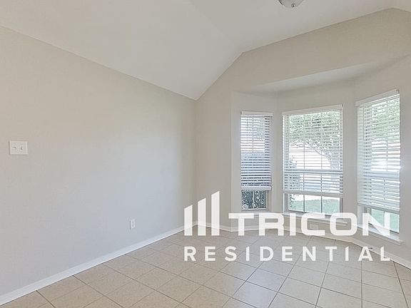 3rd image of 2213 Wakecrest Dr