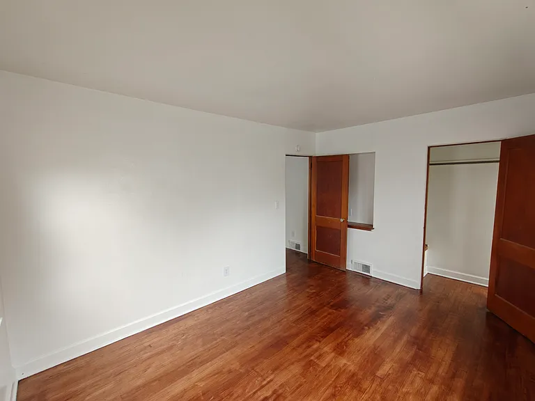417 W 14th St #2 — Photo 4