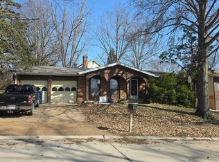 596 Bridgebend Rd, Ballwin, MO 63021